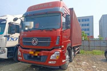 二手东风商用车 天龙重卡 270马力 4X2 9.6米厢式载货车底盘(国五) 单桥 康明斯二手载货车 黄牌图片