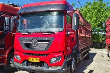 二手东风商用车 天锦KR 245马力 4X2 6.75米仓栅式载货车(国五) 单桥 东风康明斯二手载货车 黄牌