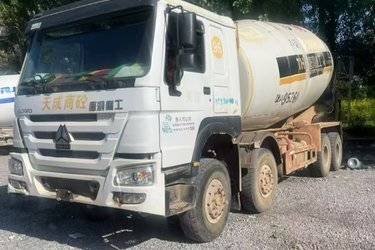 二手中国重汽 HOWO重卡 380马力 8X4 5.7方京五搅拌车(国五)  中国重汽二手搅拌车图片