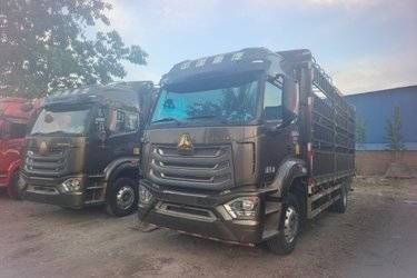 二手中国重汽 豪沃NX中卡 270马力 4X2 6.2米栏板载货车(国六) 单桥 曼二手载货车 黄牌图片
