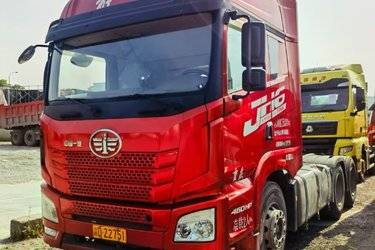 二手青岛解放 JH6重卡 460马力 6X4牵引车(国五) 双驱 一汽二手牵引车 黄牌