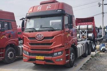 二手青岛解放 悍VH重卡 460马力 6X4牵引车(国五) 双驱 潍柴二手牵引车 黄牌