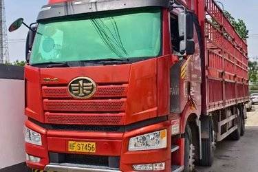 二手一汽解放 J6P重卡 质惠版 460马力 8X4 9.4米仓栅式载货车(国六) 前四后八 大柴二手载货车 黄牌图片