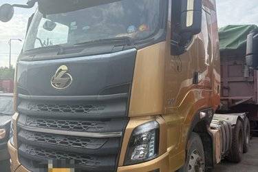 二手东风柳汽 乘龙H7重卡 550马力 6X4牵引车(国五) 双驱 潍柴二手牵引车 黄牌图片