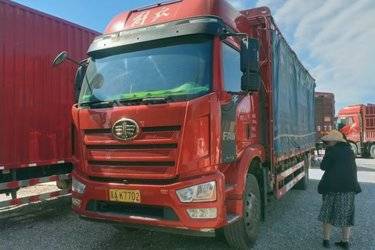 二手一汽解放 J6L中卡 精英版 240马力 4X2 6.75米仓栅式载货车(国六) 单桥 锡柴二手载货车 黄牌