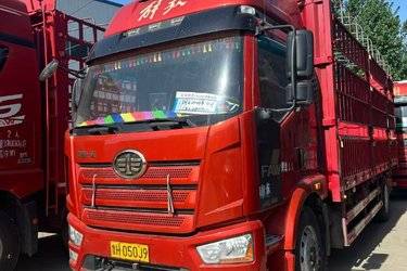 二手一汽解放 J6L中卡 2020款 领航版 240马力 4X2 6.75米仓栅式载货车(国五) 单桥 大柴二手载货车 黄牌