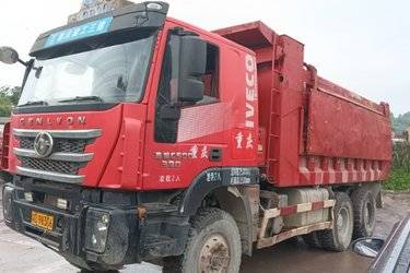 二手上汽红岩 杰狮C500重卡 重载版 390马力 6X4 6米自卸车(国五) 后八轮 上菲红二手自卸车 黄牌