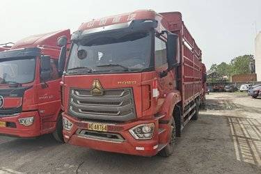 二手中国重汽 豪沃NX中卡 270马力 4X2 6.75米仓栅式载货车(国六) 单桥 曼二手载货车 黄牌