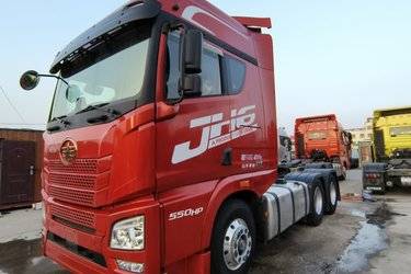二手青岛解放 JH6重卡 550马力 6X4牵引车(国五) 双驱 锡柴二手牵引车 黄牌图片