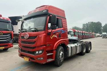 二手青岛解放 悍V重卡 2.0 460马力 6X4 牵引车(国六) 双驱 锡柴二手牵引车 黄牌图片