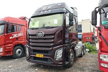 二手一汽解放 J6V重卡 质惠版 520马力 6X4 牵引车(液缓)(国六) 双驱 锡柴二手牵引车 黄牌图片