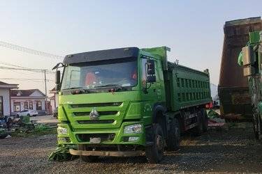 二手中国重汽 HOWO重卡 440马力 8X4 8.2米自卸车(国五) 前四后八 中国重汽二手自卸车 黄牌图片