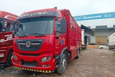 二手东风商用车 天锦KR PLUS 舒适版 290马力 4X2 6.8米仓栅式载货车(高顶三卧)(国六) 单桥 康明斯二手载货车 黄牌图片