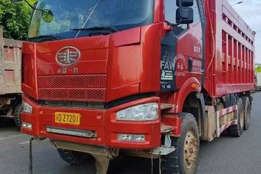 二手一汽解放 J6P重卡 460马力 6X4 6.2米自卸车(国五) 后八轮 一汽二手自卸车 黄牌图片