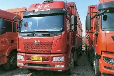 二手一汽解放 J6L中卡 质惠版 240马力 6X2 7.7米仓栅式载货车(国五) 前四后四 锡柴二手载货车 黄牌