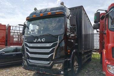 二手江淮 格尔发K5L中卡 185马力 4X2 7.77米排半厢式载货车(国五) 单桥 玉柴二手载货车 黄牌