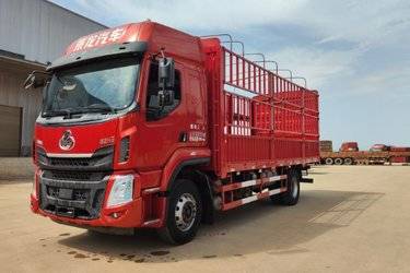 二手东风柳汽 乘龙H5中卡 240马力 4X2 6.8米仓栅式载货车(国五) 单桥 玉柴二手载货车 黄牌