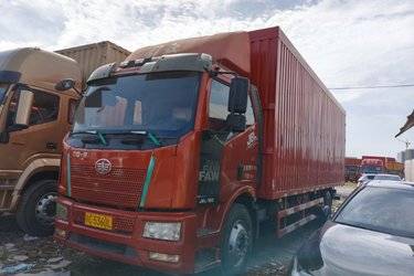 二手一汽解放 J6L中卡 180马力 4X2 7.7米厢式载货车(国五) 单桥 锡柴二手载货车 黄牌