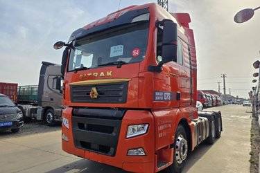 二手中国重汽 汕德卡SITRAK G7S重卡 680马力 6X4 AMT自动档牵引车(国六) 双驱 潍柴二手牵引车 黄牌图片