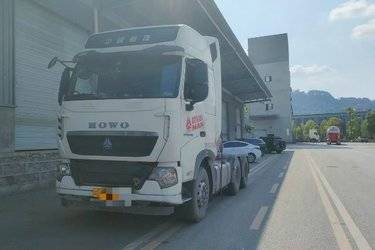 二手中国重汽 HOWO T7H重卡 540马力 6X4牵引车(国五) 双驱 中国重汽二手牵引车 黄牌