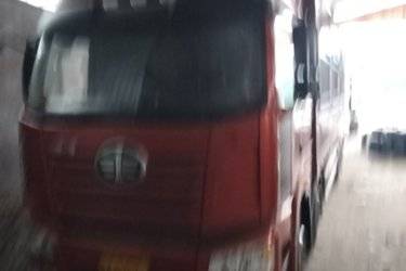 二手一汽解放 J6P重卡 精英版 460马力 8X4 9.5米仓栅式载货车(国六) 前四后八 锡柴二手载货车 黄牌