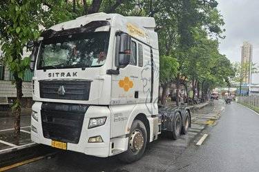 二手中国重汽 汕德卡SITRAK C7H重卡 540马力 6X4牵引车(3.36)(国五) 双驱 曼二手牵引车 黄牌