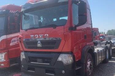 二手中国重汽 豪沃N7G重卡 480马力 6X4牵引车(国五) 双驱 潍柴二手牵引车 黄牌
