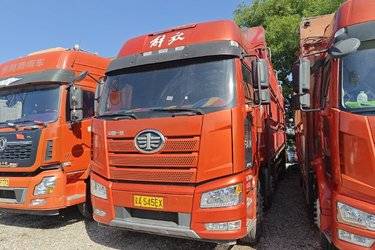 二手一汽解放 新J6P重卡 领航版 460马力 8X4 9.5米仓栅式载货车(国五) 前四后八 锡柴二手载货车 黄牌