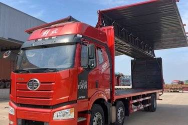 二手一汽解放 新J6P重卡 绿通版 320马力 8X4 9.65米厢式载货车(国五) 前四后四 锡柴二手载货车 黄牌