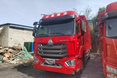 二手中国重汽 豪沃N5W中卡 220马力 4X2 6.75米仓栅式载货车(国六) 单桥 潍柴二手载货车 黄牌