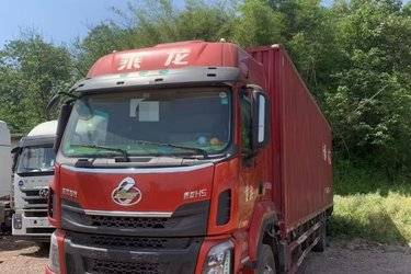 二手东风柳汽 乘龙H5 260马力 4X2 9.7米厢式载货车(国六) 单桥 东风二手载货车 黄牌图片
