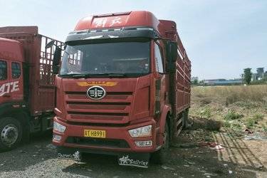 二手一汽解放 J6L中卡 精英版 240马力 4X2 6.75米仓栅式载货车(国六) 单桥 锡柴二手载货车 黄牌图片