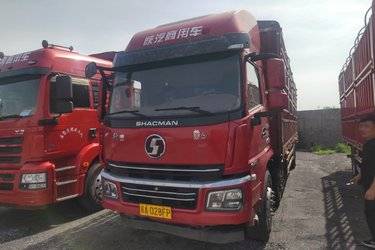 二手陕汽商用车 轩德翼6 轻量化版 240马力 6X2 9.6米仓栅式载货车(国五) 前四后四 玉柴二手载货车 黄牌