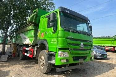 二手中国重汽 HOWO重卡 380马力 6X4 5.6米自卸车(国五) 后八轮 中国重汽二手自卸车 黄牌