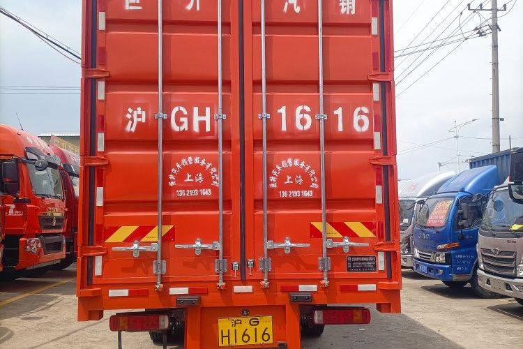 二手重汽汕德卡 290马力 载货车