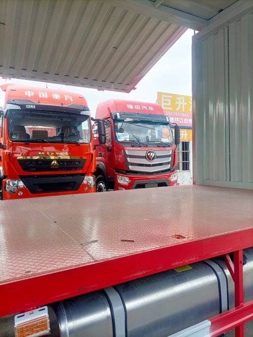 重汽汕德卡 290马力 载货车