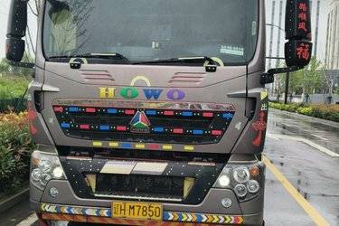 二手中国重汽 HOWO TX重卡 280马力 4X2 9.6米厢式载货车(国五) 单桥 曼二手载货车 黄牌图片