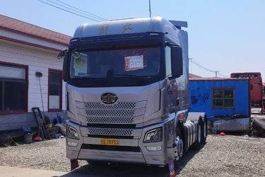 二手青岛解放 JH6重卡 智享版 610马力 6X4 牵引车(国六) 双驱 锡柴二手牵引车 黄牌