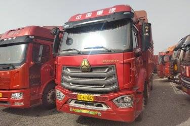 二手中国重汽 豪沃NX中卡 270马力 4X2 6.7米仓栅式载货车(国六) 单桥 曼二手载货车 黄牌图片