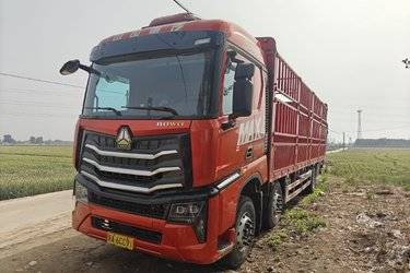 二手中国重汽 HOWO MAX 350马力 6X2 9.6米自动挡仓栅式载货车(国六) 前四后四 曼二手载货车 黄牌