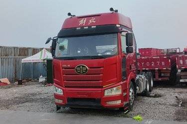 二手一汽解放 新J6P重卡 领航标载版 2020款 550马力 6X4牵引车(国五) 双驱 锡柴二手牵引车 黄牌