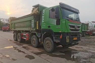 二手上汽红岩 杰狮C500重卡 重载版 390马力 8X4 6.5米自卸车(国五) 前四后八 上菲红二手自卸车 黄牌图片