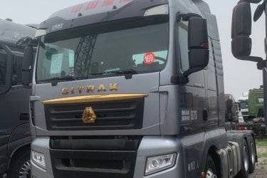 二手中国重汽 汕德卡SITRAK G7S重卡 590马力 6X4 LNG自动档牵引车(国六) 双驱 潍柴二手牵引车 黄牌