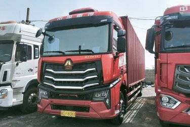 二手中国重汽 HOWO MAX 290马力 4X2 9.6米AMT自动档厢式载货车(国六) 单桥 曼二手载货车 黄牌图片