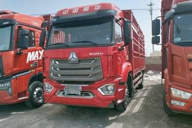 二手中国重汽 豪沃NX中卡 220马力 4X2 6.75米仓栅式载货车(国六)(10挡)(国六) 单桥 潍柴二手载货车 黄牌