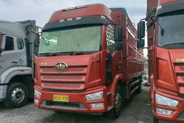 二手一汽解放 J6L中卡 精英版 240马力 4X2 6.75米仓栅式载货车(国五) 单桥 锡柴二手载货车 黄牌