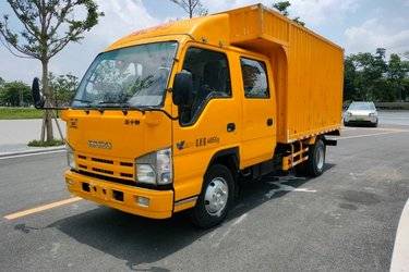 二手庆铃 五十铃100P 98马力 3.245米双排厢式轻卡(国五) 单桥 庆铃五十铃二手载货车 蓝牌图片
