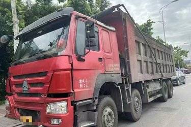 二手中国重汽 HOWO重卡 380马力 8X4 7.8米自卸车(国五) 前四后八 中国重汽二手自卸车 黄牌