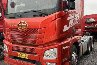二手青岛解放 JH6重卡 550马力 6X4牵引车(国五) 双驱 潍柴二手牵引车 黄牌