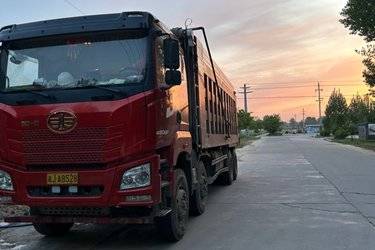 二手青岛解放 JH6重卡 460马力 8X4 8.2米自卸车(国五) 前四后八 潍柴二手自卸车 黄牌图片